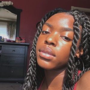 Meet your Posher, Adriane